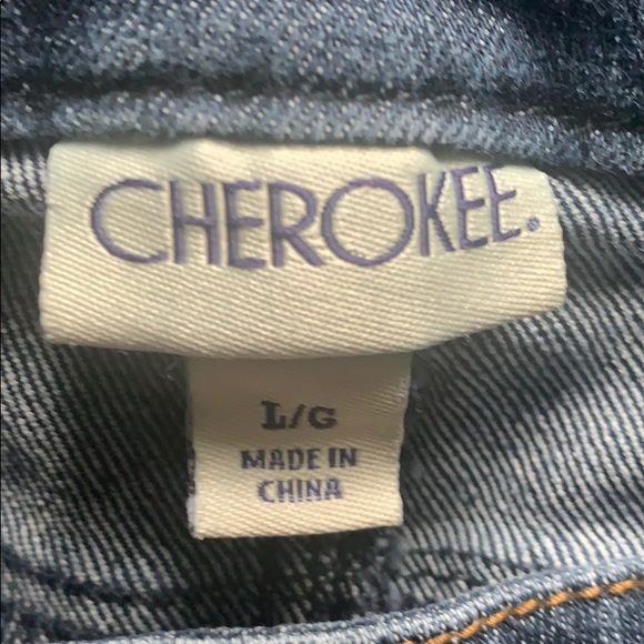 Shorts - Picture 3 of 4